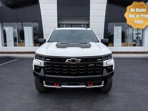 Used 2022 Chevrolet Silverado 1500 ZR2 w/ Technology Package AWD/4WD image 2