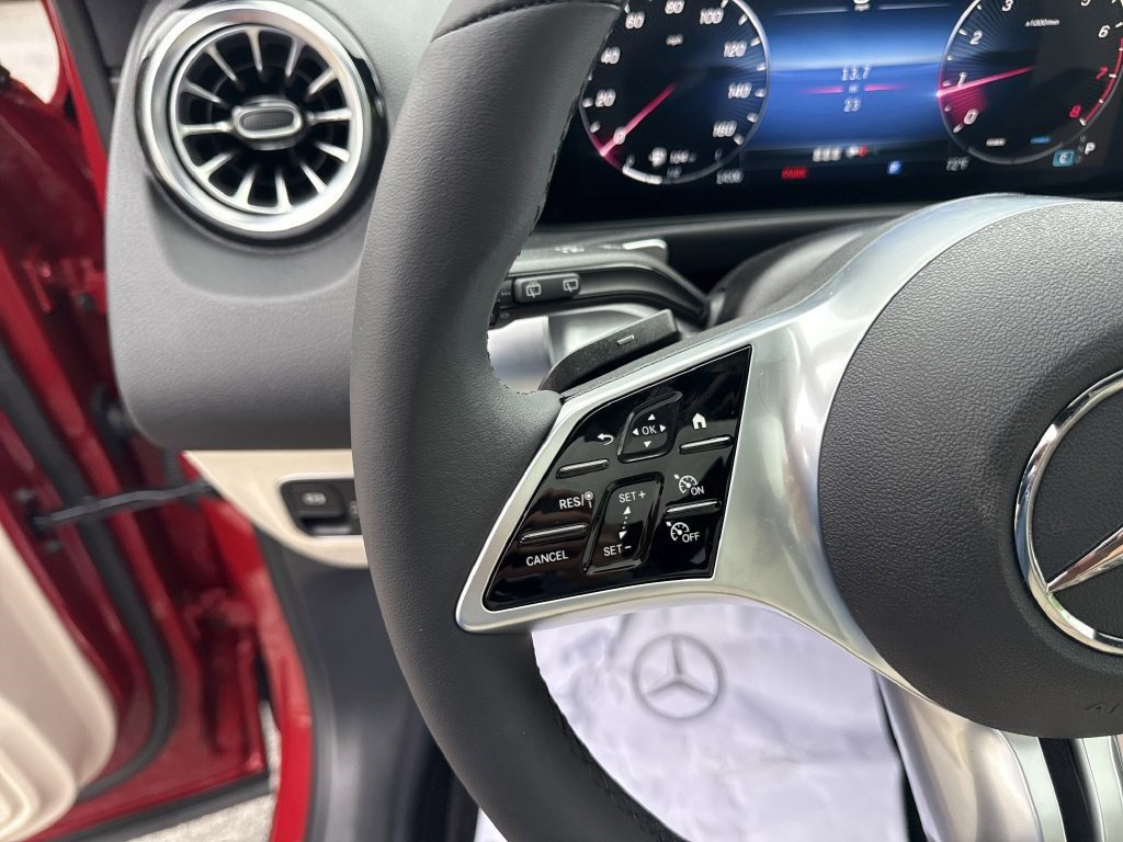 Certified 2025 Mercedes-Benz GLB 250 image 26