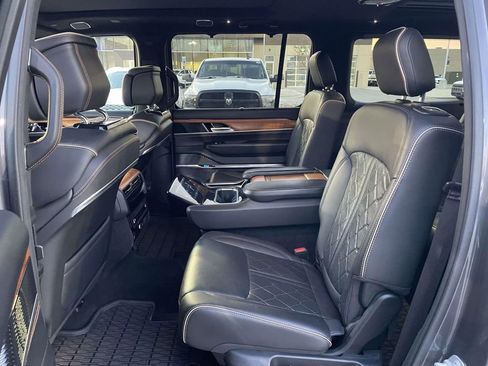 Used 2024 Jeep Grand Wagoneer L Series III image 4