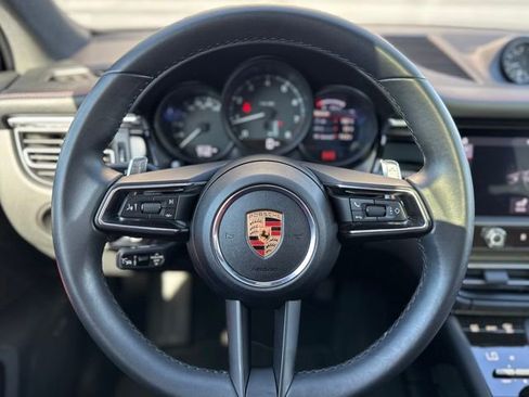 Used 2025 Porsche Macan AWD/4WD image 20