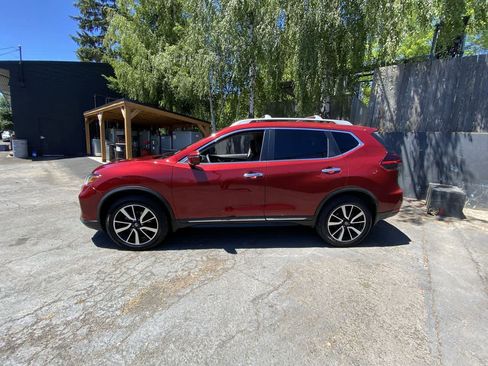 Used 2019 Nissan Rogue SL w/ Premium Package AWD/4WD image 3