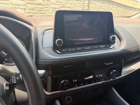 Used 2022 Nissan Rogue SV FWD image 39