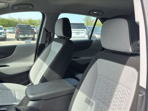 Used 2023 Chevrolet Equinox LS w/ Midnight Edition FWD image 10