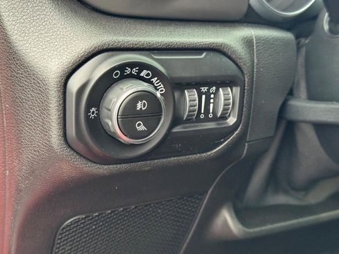 Used 2020 Jeep Gladiator Sport w/ Quick Order Package 24S image 16