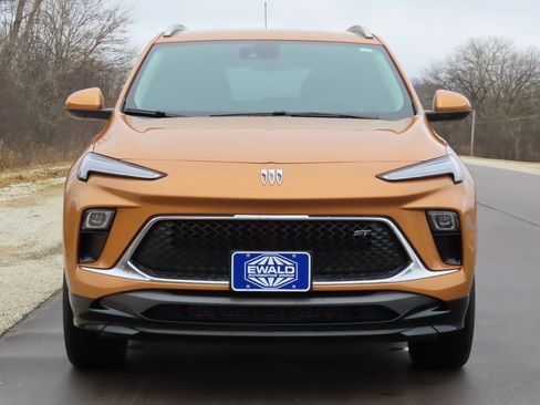 Certified 2024 Buick Encore GX Sport Touring image 7