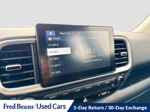 Used 2025 Hyundai Venue SEL image 15