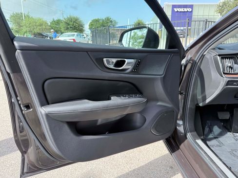 Certified 2025 Volvo S60 B5 Plus w/ Protection Package Premier FWD image 10
