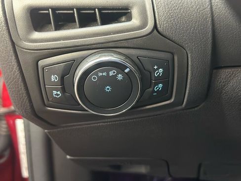 Used 2014 Ford Focus SE w/ Equipment Group 201A FWD image 29