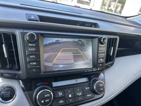 Used 2017 Toyota RAV4 Limited image 18