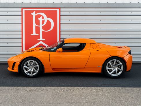 Used 2010 Tesla Roadster Sport RWD image 32