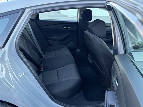 Certified 2025 Honda Accord SE image 29