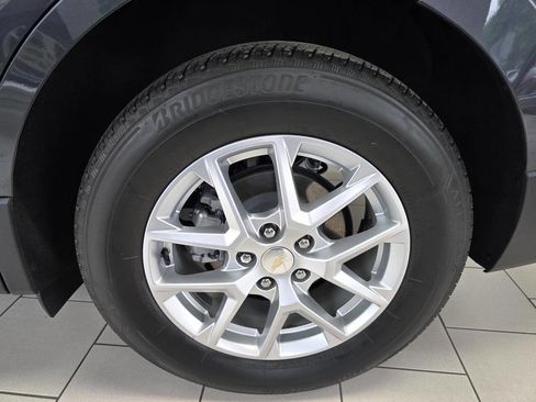 Used 2023 Chevrolet Equinox LT image 39