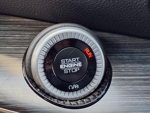 Used 2024 Jeep Wagoneer L Series II w/ Flexible Seating Group image 23