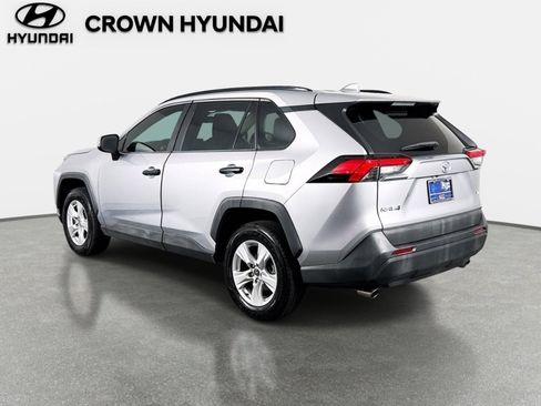 Used 2020 Toyota RAV4 XLE w/ Convenience Package FWD image 8