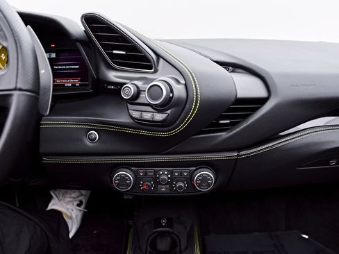 Used 2019 Ferrari 488 Spider RWD image 79