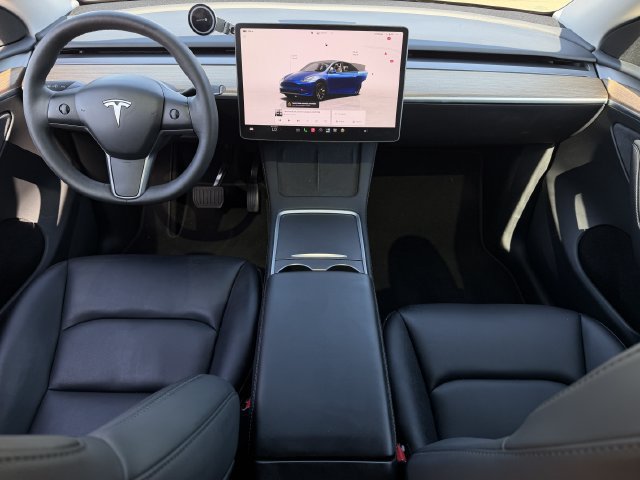 Used 2024 Tesla Model Y Long Range AWD/4WD image 9