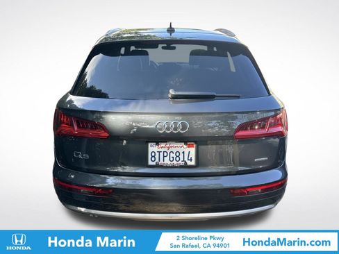 Used 2019 Audi Q5 2.0T Premium Plus w/ Premium Plus Package AWD/4WD image 2
