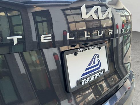 Used 2025 Kia Telluride S AWD/4WD image 35