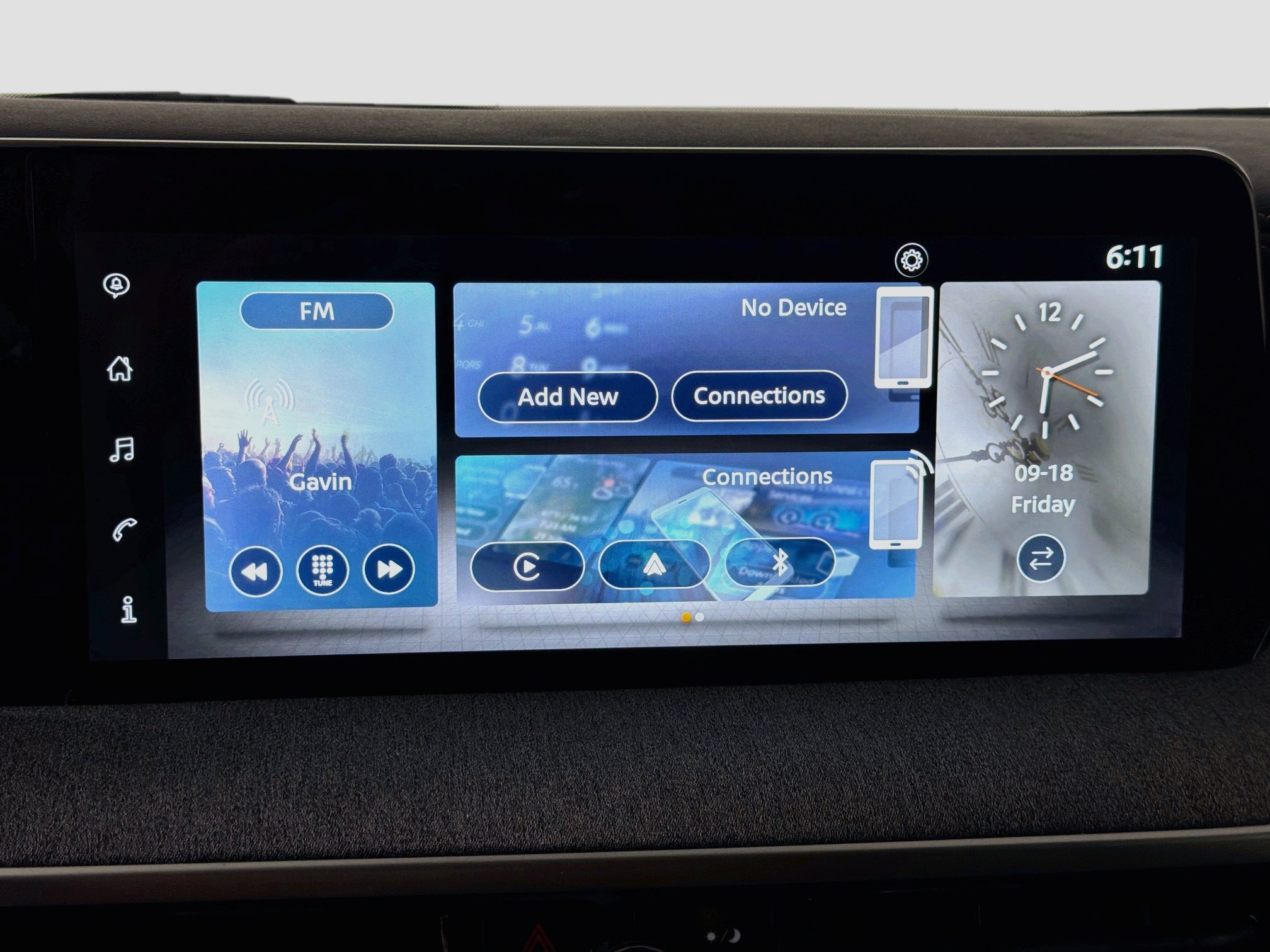 Used 2025 Nissan Kicks SV w/ Charging Package FWD image 19