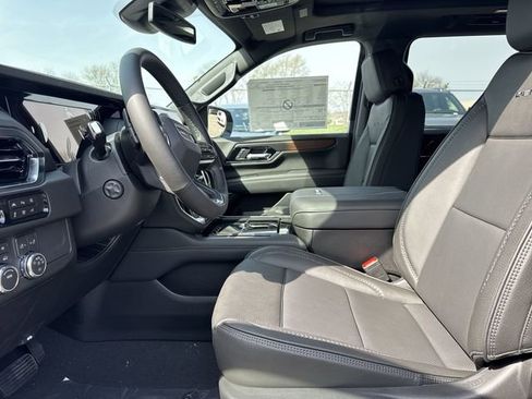 New 2026 GMC Yukon XL Denali w/ Sun & Power Step Package AWD/4WD image 12