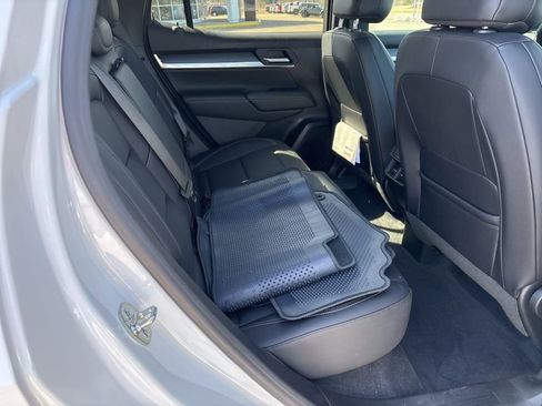 Used 2026 GMC Terrain Elevation w/ Elevation Premium Package AWD/4WD image 13