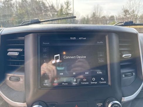 Used 2021 RAM 1500 Big Horn image 32