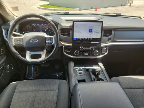 Used 2023 Ford Expedition XLT RWD image 13