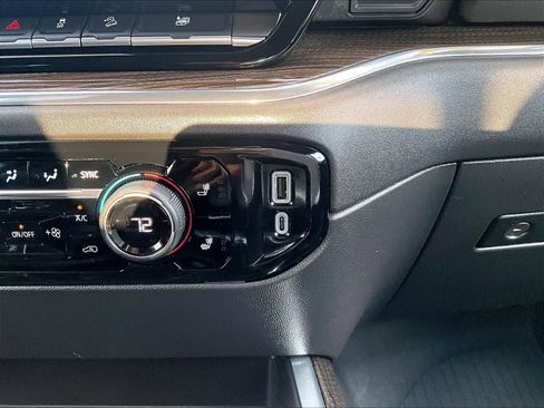 Used 2024 Chevrolet Silverado 1500 LT Trail Boss w/ Convenience Package II image 27