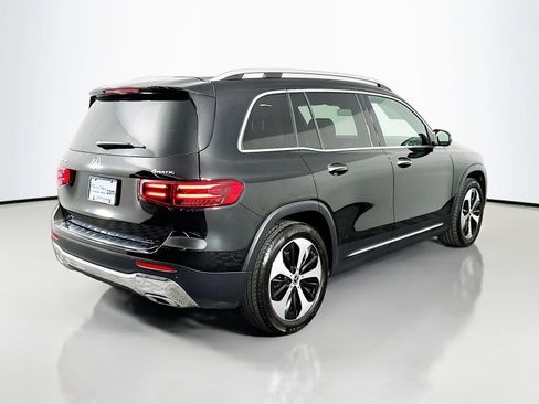 Used 2025 Mercedes-Benz GLB 250 4MATIC image 7