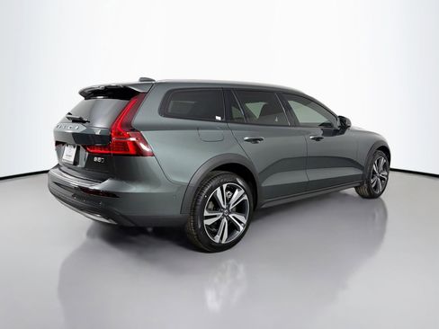New 2026 Volvo V60 B5 Cross Country Plus w/ Protection Package Premier AWD/4WD image 4