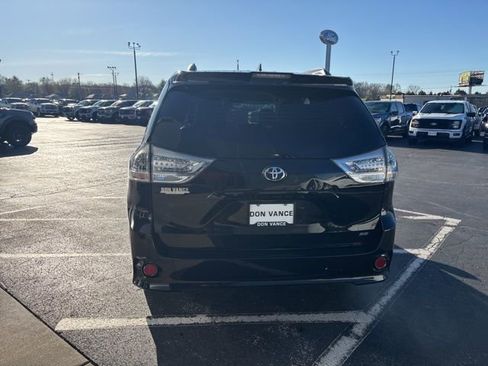 Used 2020 Toyota Sienna SE w/ Protection Package image 7