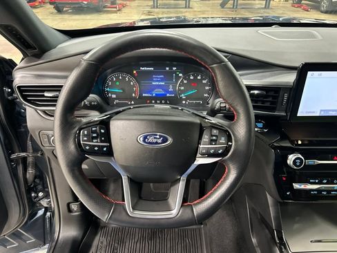 Certified 2023 Ford Explorer ST-Line w/ Class IV Trailer Tow Package AWD/4WD image 15