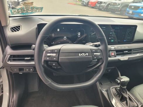 Used 2025 Kia K4 EX FWD image 30