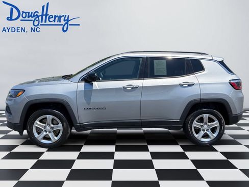 Used 2024 Jeep Compass Latitude w/ Altitude Special Edition AWD/4WD image 2