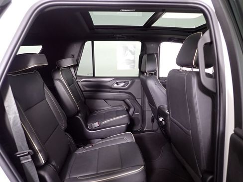 Used 2022 GMC Yukon SLT w/ SLT Premium Package AWD/4WD image 40