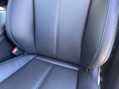 Used 2025 Genesis G70 2.5T image 19