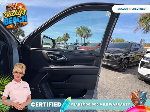 Used 2024 Chevrolet Suburban LT RWD image 27