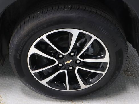 Used 2025 Chevrolet TrailBlazer LT w/ LT Cold Weather Package FWD image 18