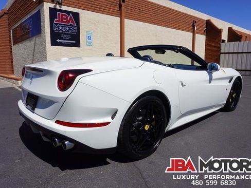 Used 2015 Ferrari California T image 94