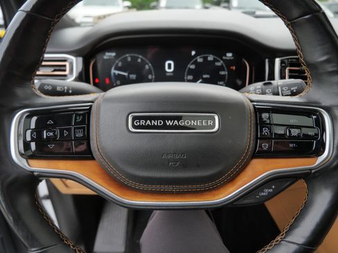 Used 2022 Jeep Grand Wagoneer Series III w/ Rear Seat Video Group 1 AWD/4WD image 25