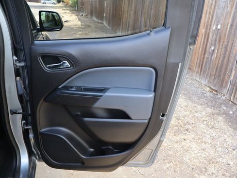 Used 2018 Chevrolet Colorado Z71 image 25