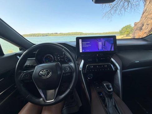Used 2024 Toyota Venza XLE AWD/4WD image 46