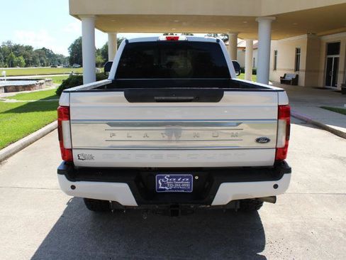 Used 2018 Ford F250 Platinum w/ Platinum Ultimate Package AWD/4WD image 14