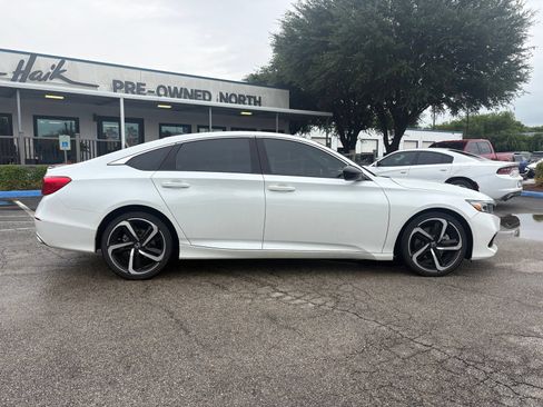 Used 2022 Honda Accord Sport image 2