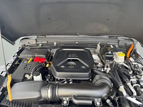 Used 2024 Jeep Wrangler Unlimited Sahara w/ Technology Group image 28