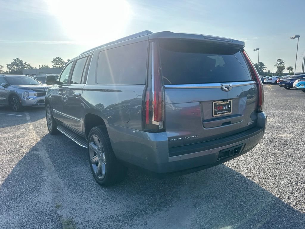 Used 2020 Cadillac Escalade ESV Luxury RWD image 5