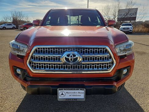 Used 2016 Toyota Tacoma TRD Off-Road w/ Towing Package image 12