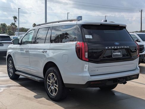 New 2025 Ford Expedition Active image 7