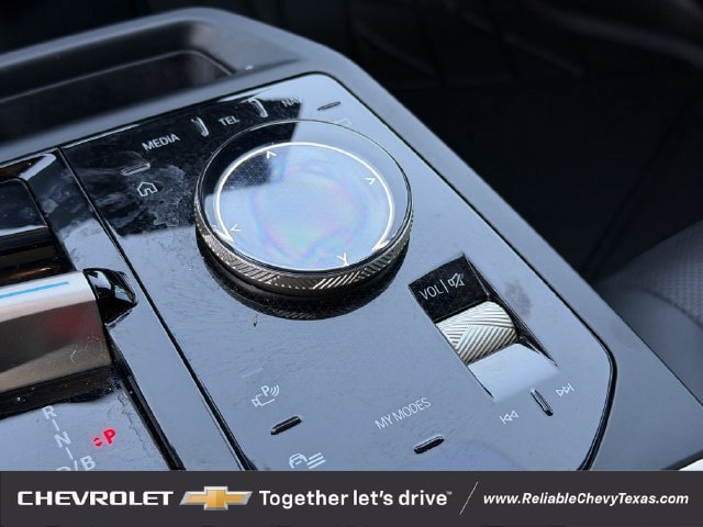 Used 2022 BMW iX xDrive50 w/ Premium Package AWD/4WD image 19