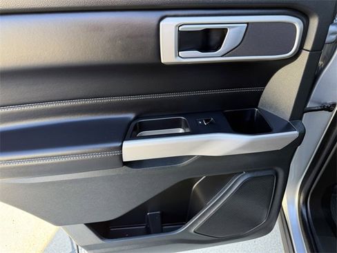 Used 2023 Ford Explorer XLT w/ Equipment Group 202A image 11